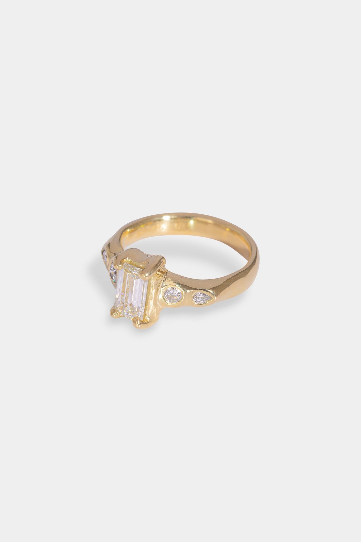 Velluto Ring
