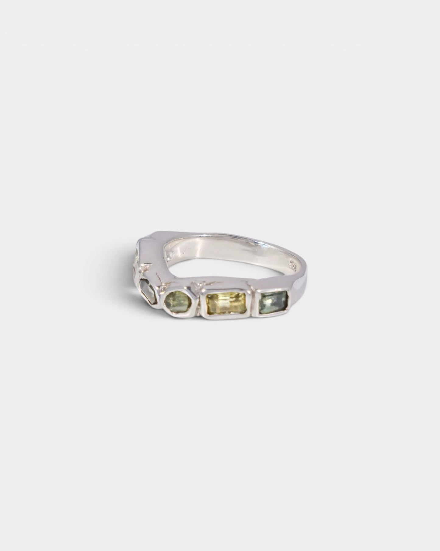 Arachna Band Ring