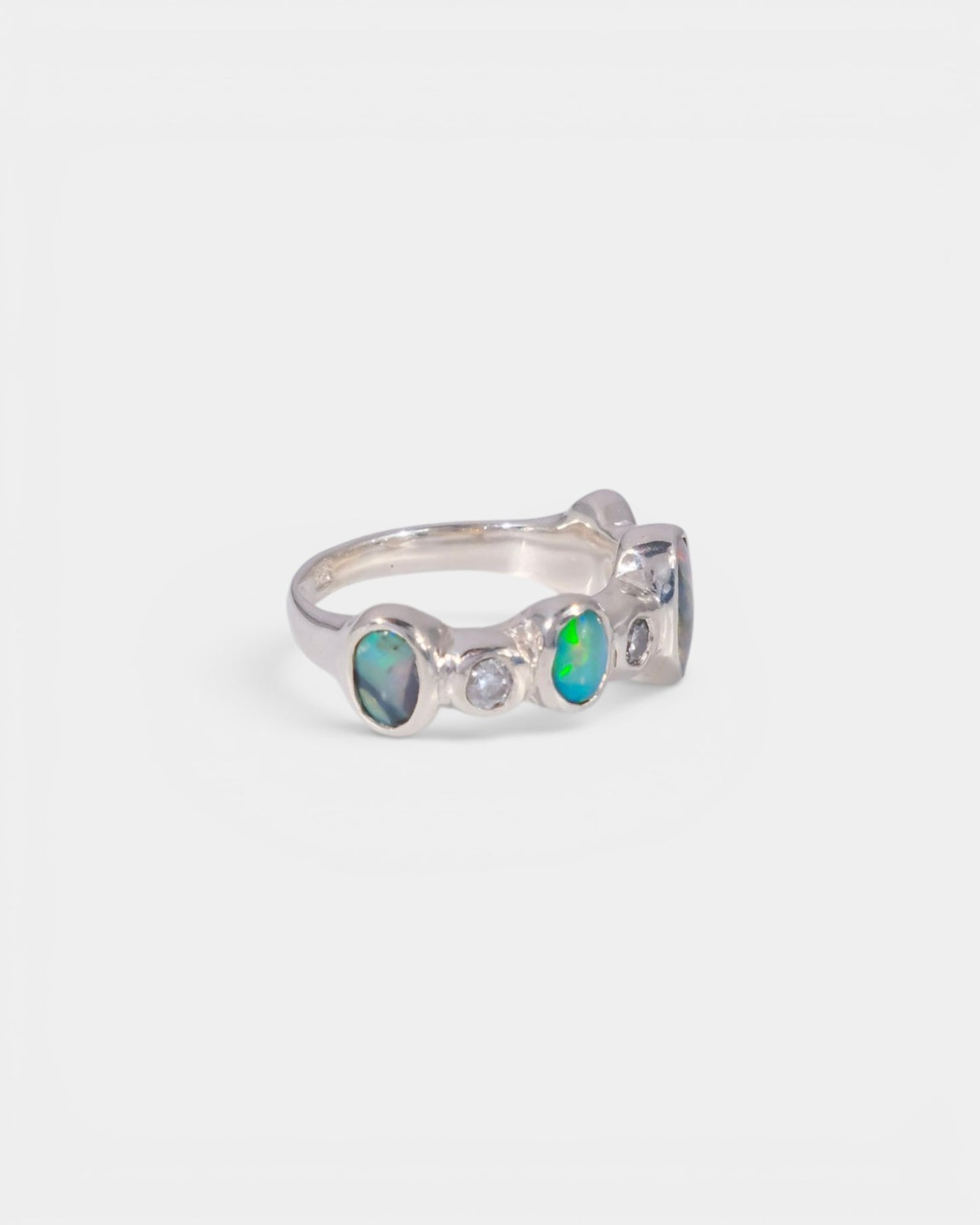 Opaluma Ring